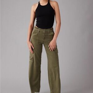 American Eagle Stretch Super High-Waisted Baggy Wide-Leg Cargo Pant NWOT
